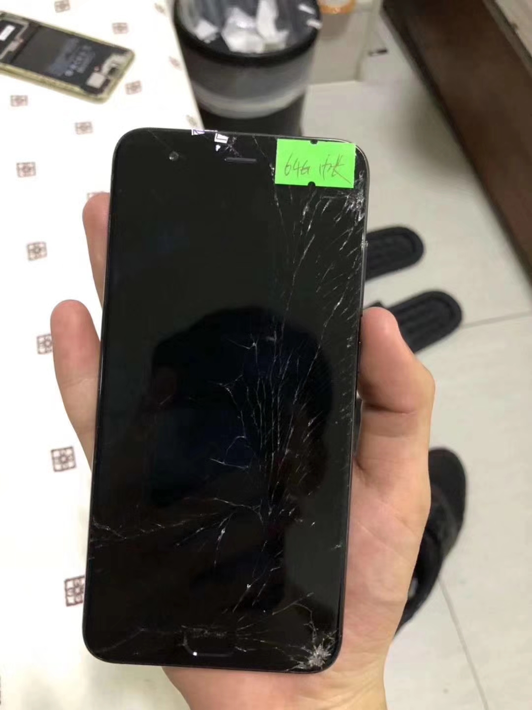 屏幕碎了不正常怎么办,屏幕碎了开不了怎么修复