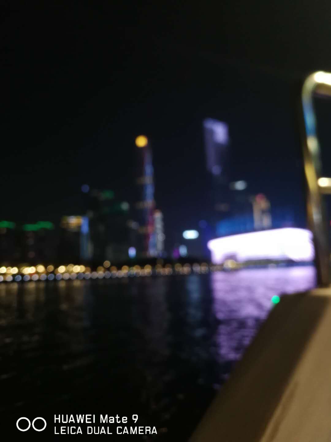 华为mate9手机摔了相机无法对焦,华为mate9摄像头模糊是什么原因