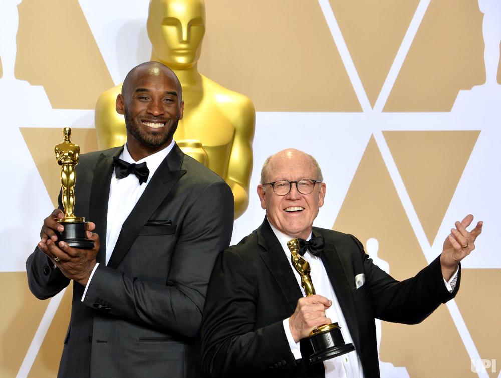 你只知道科比会打篮球，不知道其实他还卖过音乐专辑