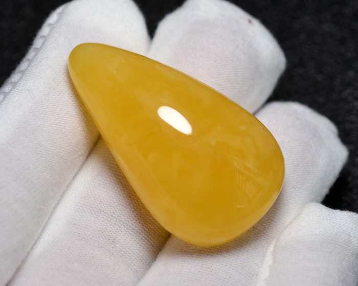 挑选蜜蜡方牌关注什么,挑选琥珀蜜蜡记住4点