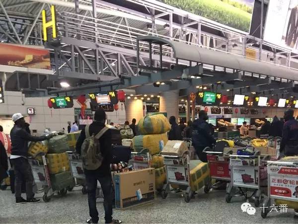 对你的行程影响最大的一次航班延误是怎样的？如何应对？