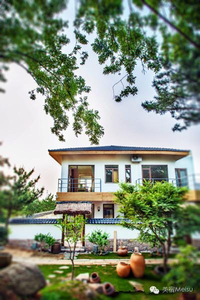 一家惊艳国牌度假界、一家美翻华北民宿圈，两种体验，看见最妩媚的青岛