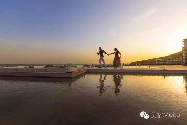 一家惊艳国牌度假界、一家美翻华北民宿圈，两种体验，看见最妩媚的青岛