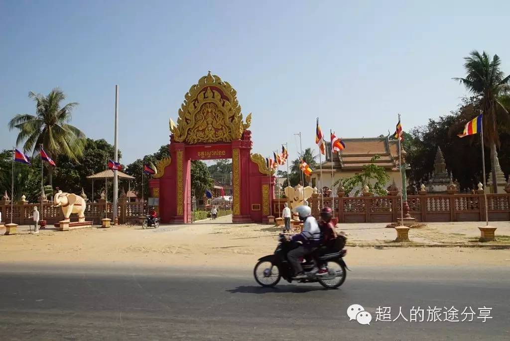 越南胡志明奥黛店,在胡志明街头偶遇穿奥黛的美女