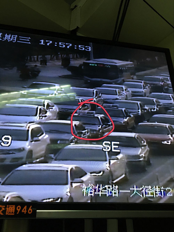 羊水破了被堵在路上,羊水破了父亲要怎么做