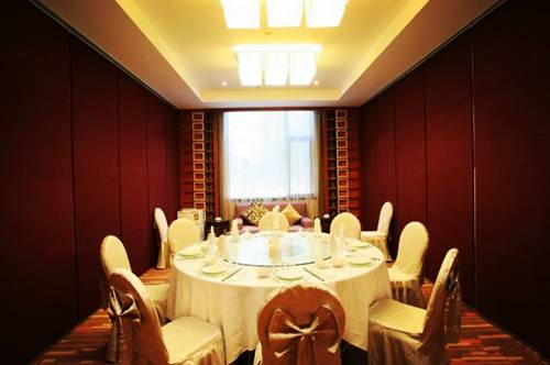 洛阳住哪个酒店好玩,洛阳酒店旅游攻略