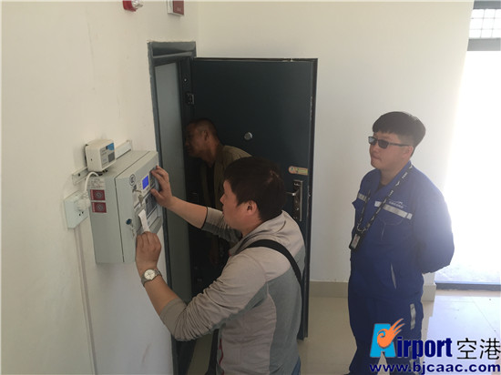 富蕴机场防火护卫部开展气体火控设施的操作使用知识培训