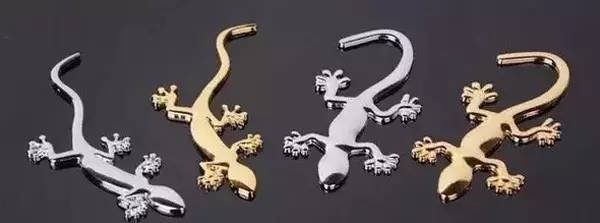 车尾贴一个壁虎是什么意思,车尾贴壁虎是什么梗