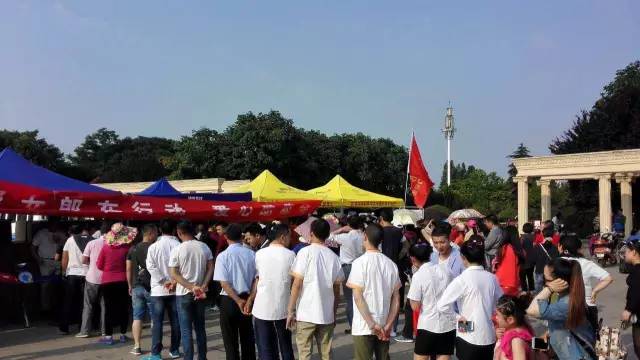 直播信阳大事件：40分钟销售两万斤！帮女郎~棒棒哒！