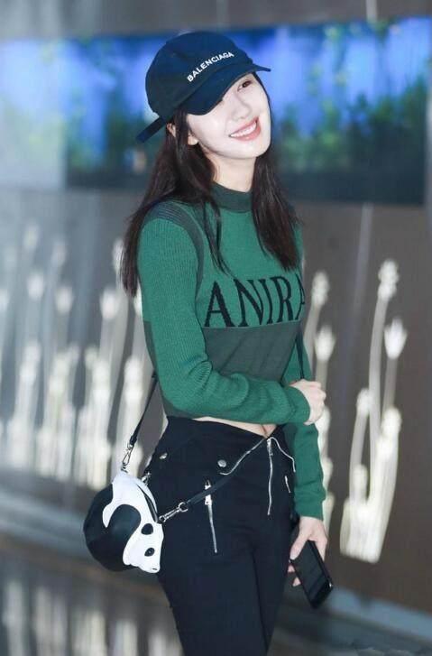 李菲儿红毯大秀a4腰,李菲儿露脐装秀