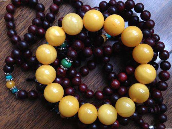 挑选蜜蜡方牌关注什么,挑选琥珀蜜蜡记住4点