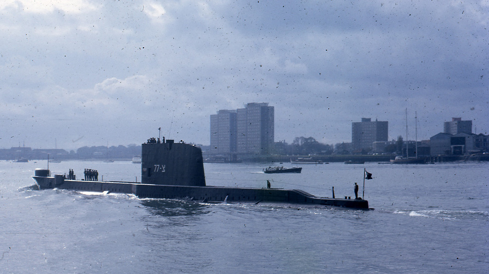 刚买的潜艇还没到家就和69名水兵消失，艇上的图腾在航行前被换掉