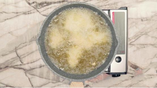 酥香脆皮鸡翅的做法视频,怎么做又香又脆的鸡翅呢