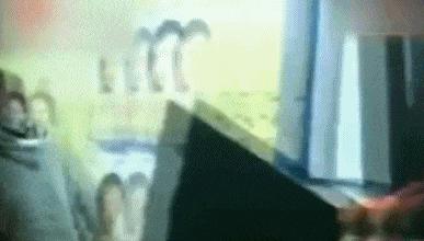 胡歌摔倒事件视频,胡歌摔倒全过程