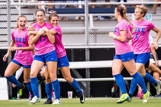 美国姑娘的真情自白：我身材有啥好看的？看我踢球吧！