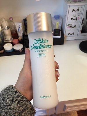 作为90后的老阿姨很好奇，00后在用什么护肤品？