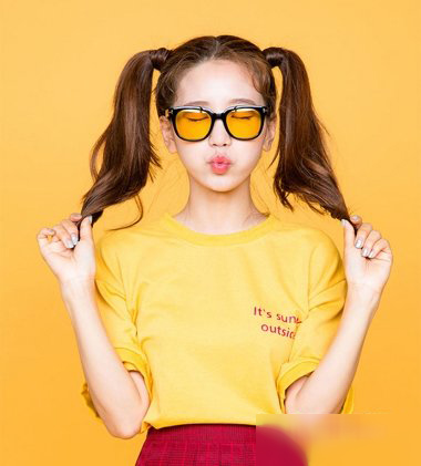 扎马尾辫发型视频教程简单好看,头顶蓬松饱满马尾干净利落