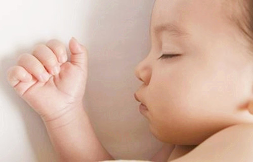 宝宝睡觉后脑勺出汗多什么原因,为什么宝宝睡觉后脑勺会出汗