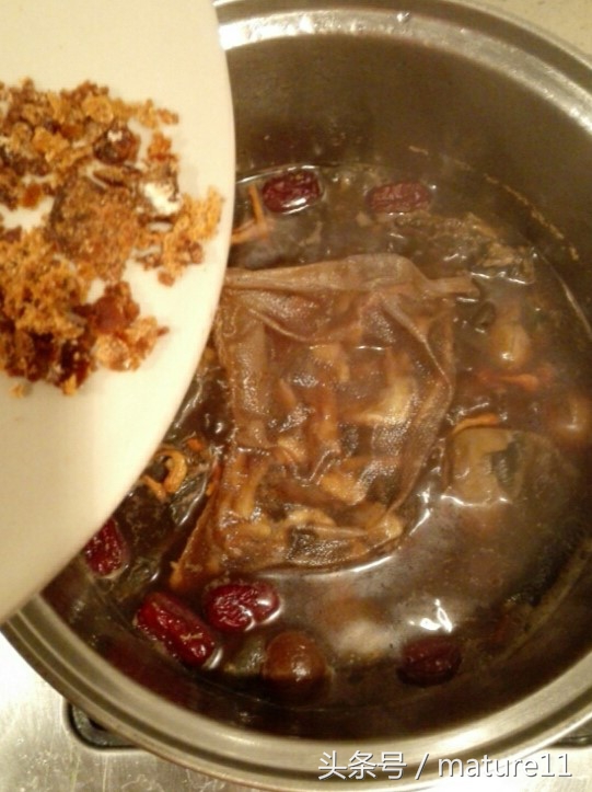 夏季喝了皮肤气色越来越好的汤,女人必喝的一碗补水养颜汤