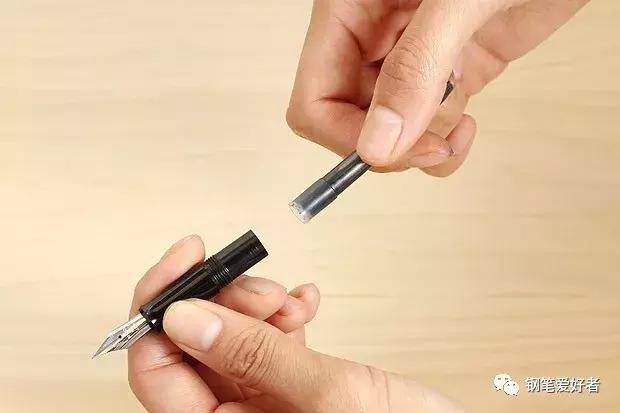 钢笔笔尖怎么调整写字好看,钢笔书写不流畅怎样快速解决
