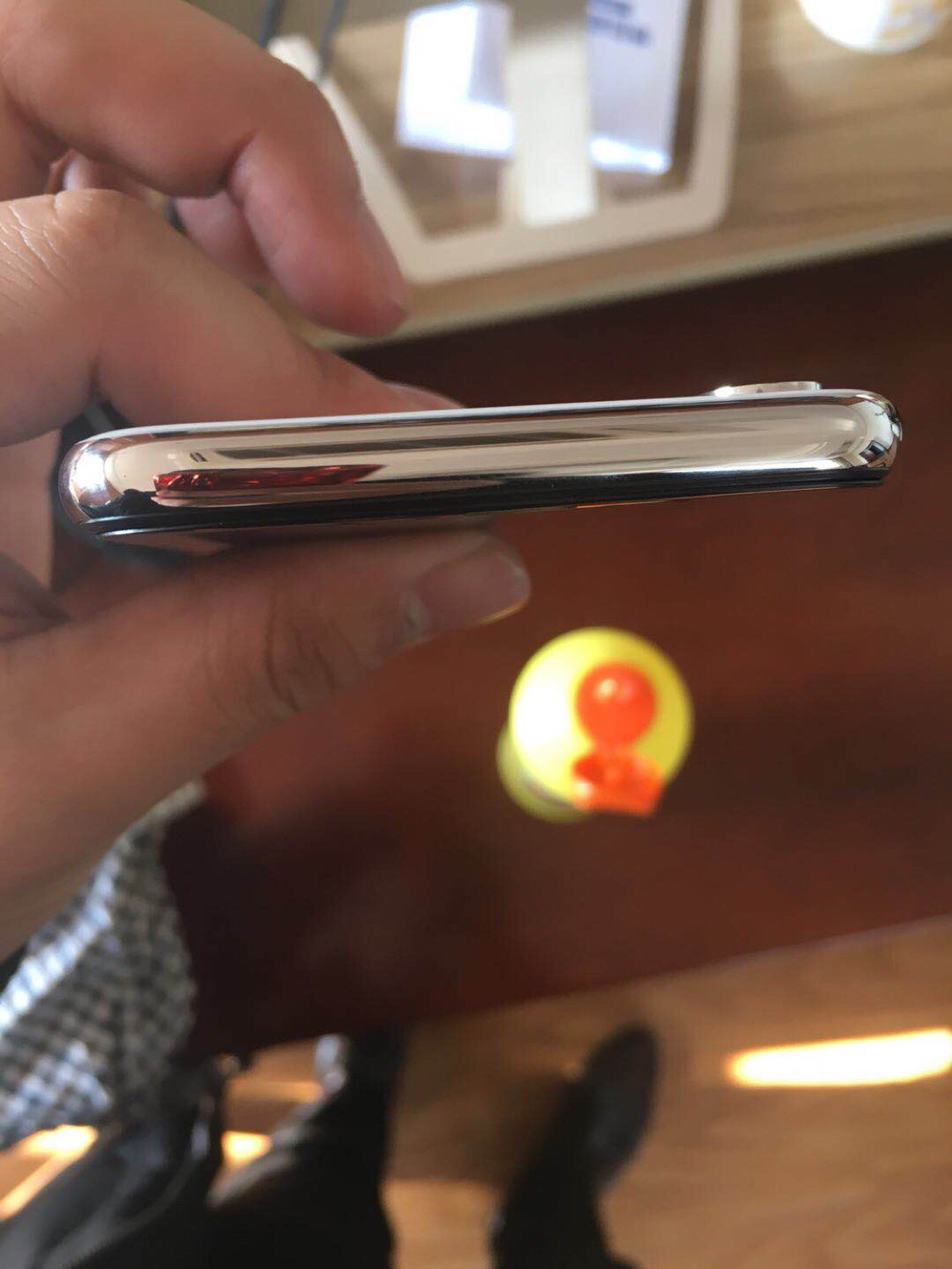 苹果x边框划痕怎样修复,苹果x银色边框怎么拆