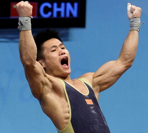 为什么举重运动员很多是南方人,为什么举重运动员要抹面粉