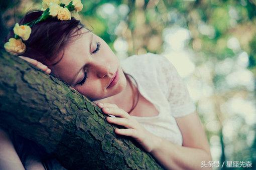 12星座女遇到真爱时的表现,12星座女遇到哪个男生会乖乖听话