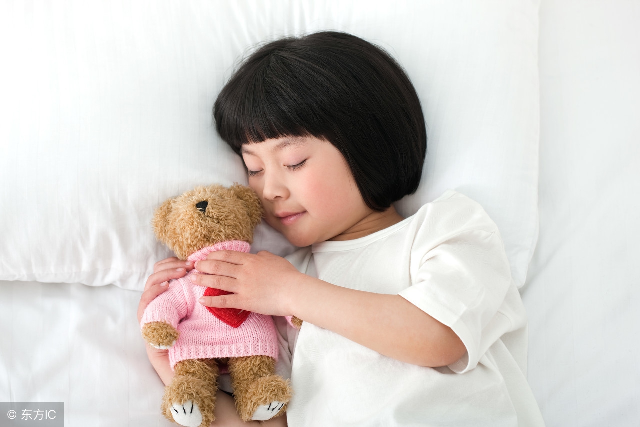 宝宝半夜睡不安稳吃什么,一招解决宝宝睡不安稳