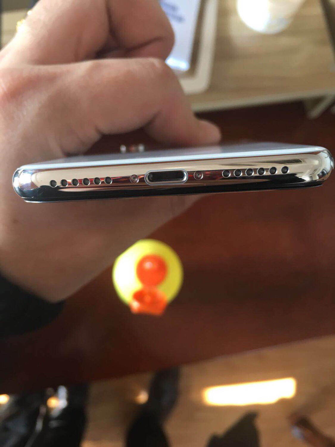 苹果x边框划痕怎样修复,苹果x银色边框怎么拆