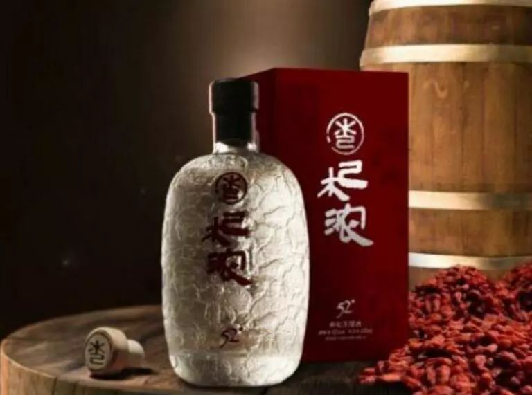 高峰时年销2亿，低谷时仅31万，这瓶16年的枸杞酒经历了什么？