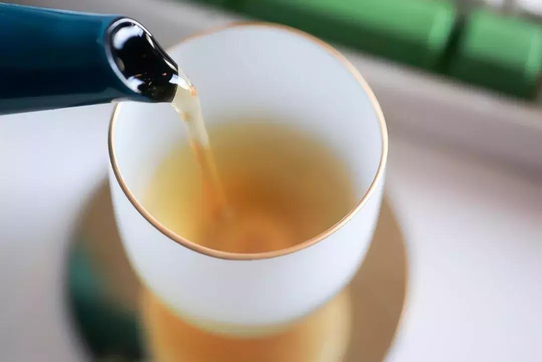 喝水一定要选择一个好杯子,选杯子颜色重要还是图案重要