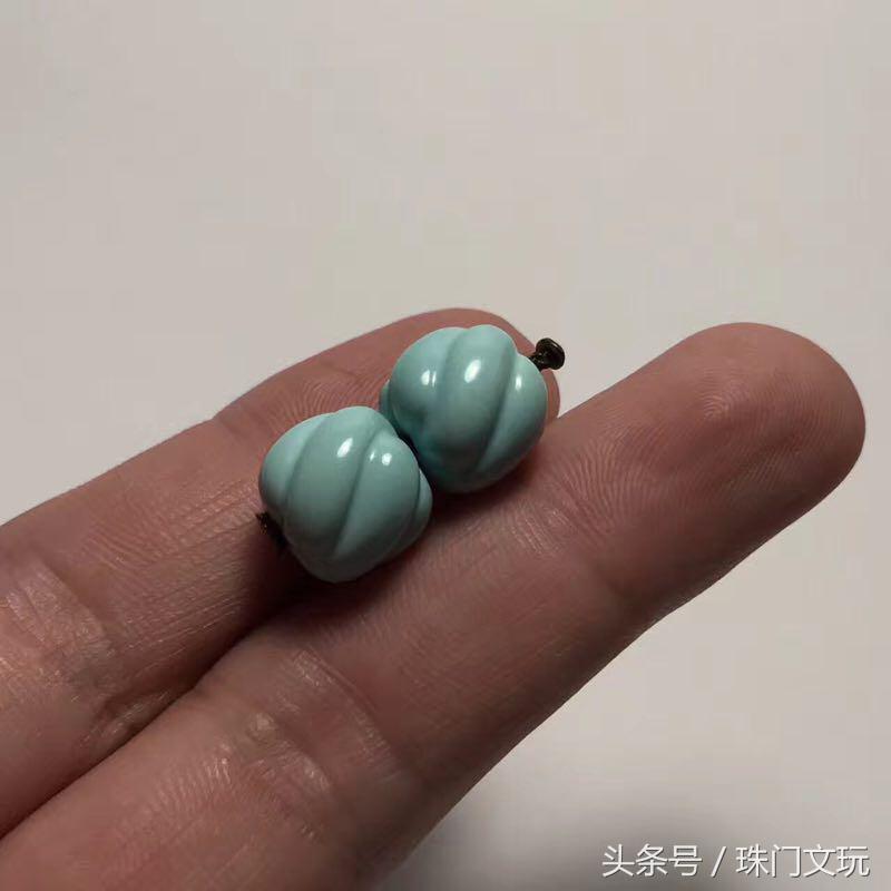 绿松碰水后有什么变化,黄金和绿松接触绿松变黑怎么回事