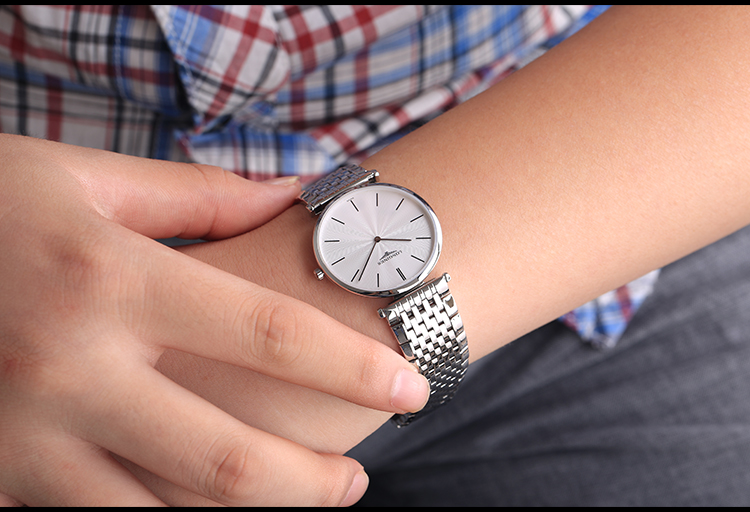 浪琴十针月相,浪琴心月在浪琴系列里什么档次