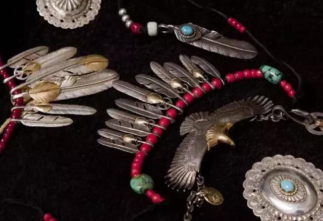 不是我吹，这家珠宝店你排一个星期的队都进不了店