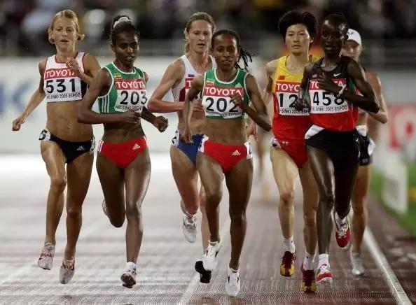 业余选手跑马拉松需要穿竞速鞋吗,业余跑者可以穿钉鞋