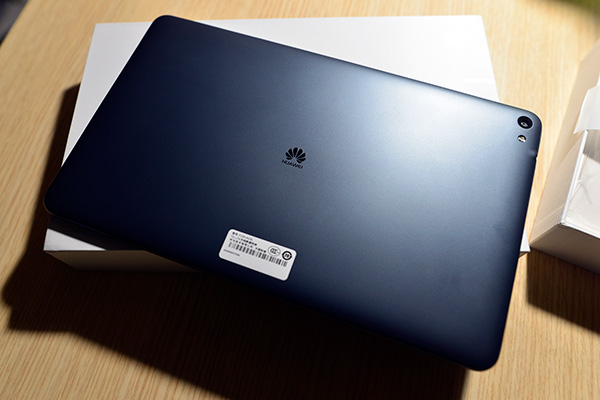 华为平板揽阅m2青春版10寸,华为揽阅m2青春版10.1有耳机孔嘛