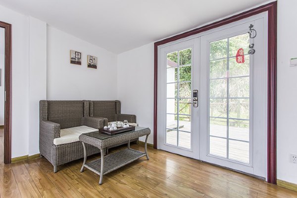 养在深闺里无人知,养在深闺无人识全文