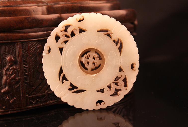 玉怎么戴会越来越透,买玉时不小心摔碎了怎么处理