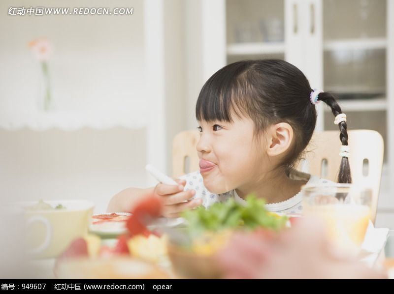 唇纹深怎么去除医美,男士唇纹去除神器