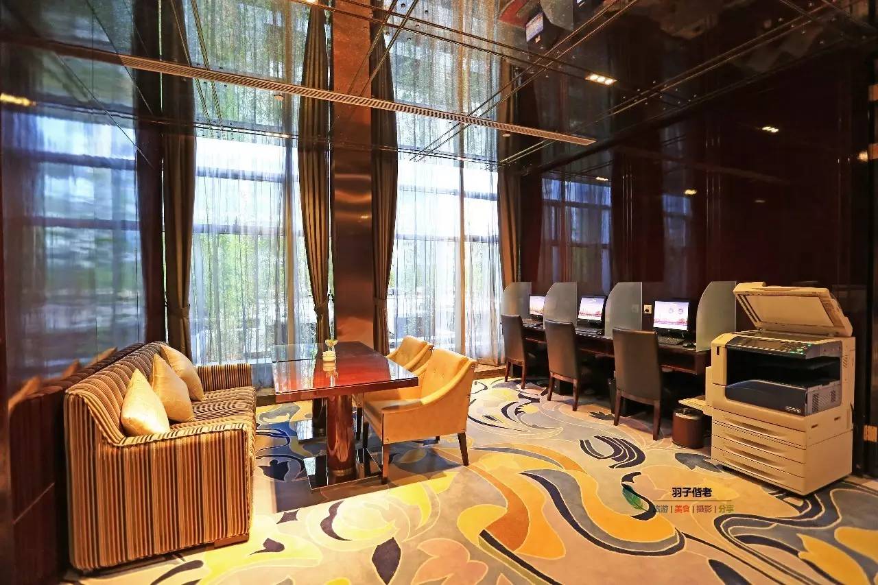 这一趟旅程，从机场铂尔曼开始