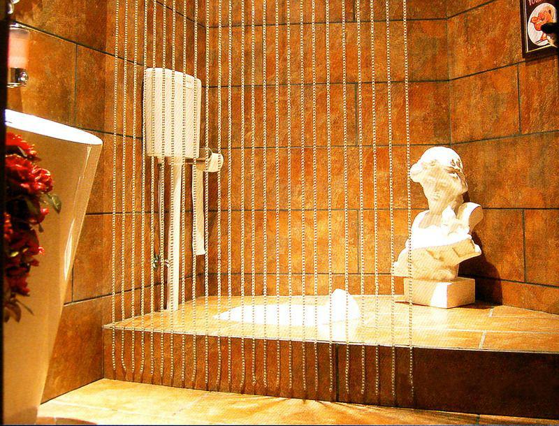 卫生间装蹲便器又嫌臭怎么补救,家里卫生间蹲便器反臭味