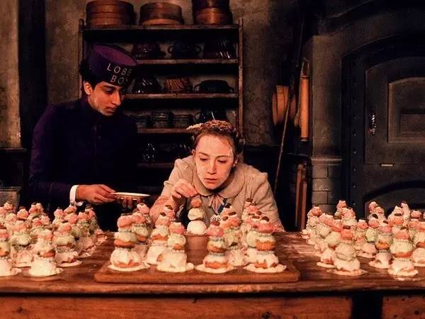 爱丽丝梦游仙境唯美风景,爱丽丝梦游仙境超美场景