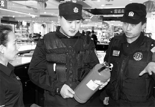 乌市沙区民警赵金龙甘当“螺丝钉”“伤疤就是我的勋章”