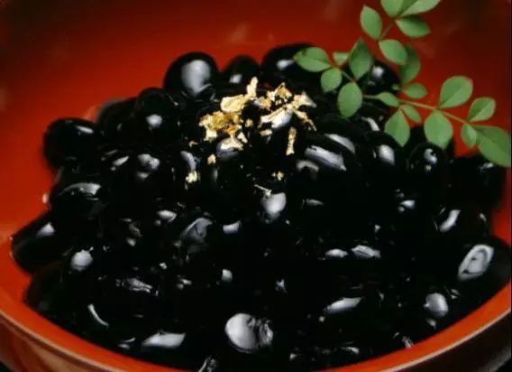 黑豆怎么吃皮肤又白又嫩,黑米黑豆桑葚黑芝麻枸杞治疗黑发