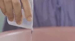 羽绒服上有圆珠笔怎么清洗小妙招,如何清洗白色羽绒服的黄印的妙招