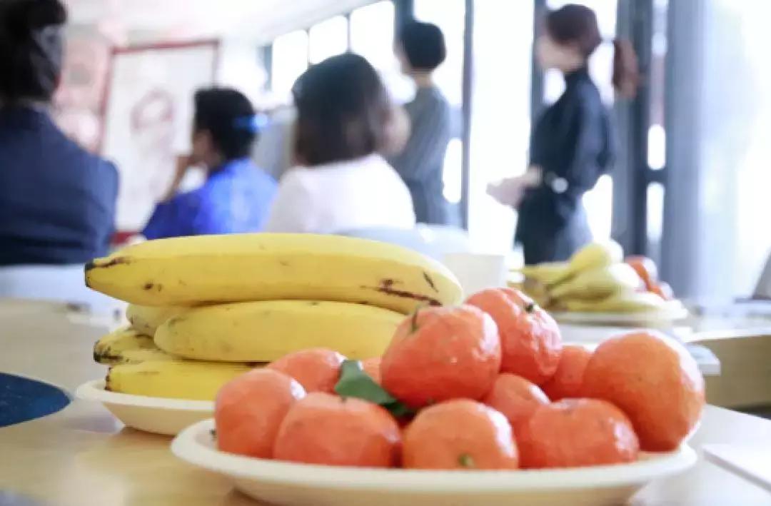 跟年轻朋友一起下午茶的心情,惬意下午茶时光