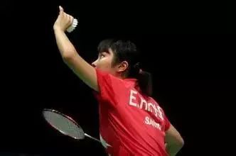 羽毛球发球五种违例怎么罚,羽毛球违例换发球权吗