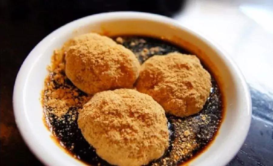 这道冷门的传统小吃馋人直流口水,各类让人垂涎的小吃舌尖上的中国