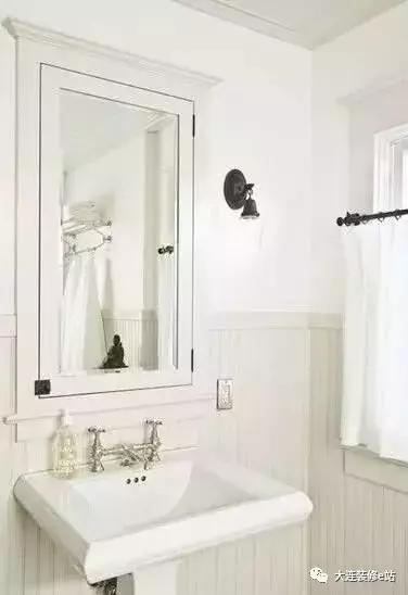 大连装修-N款流行镜柜：镜柜是个好东西，是镜子也可收纳