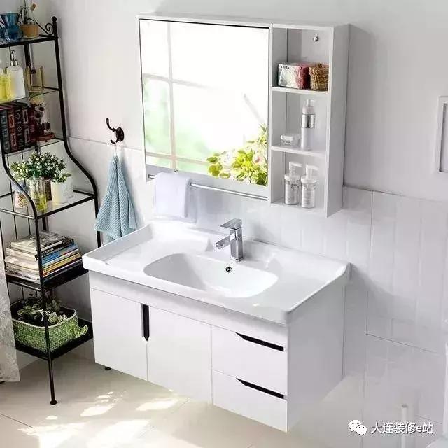 大连装修-N款流行镜柜：镜柜是个好东西，是镜子也可收纳